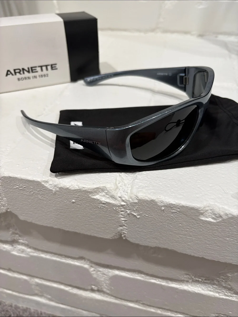 Arnette Ilum AN4331 - Silver w Dark Gray Lens